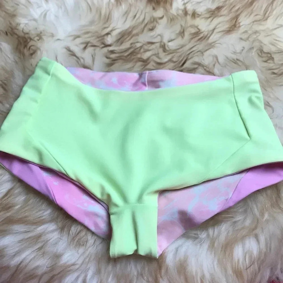 Girls Ivivva Shorts Dance Reversible Small Pink Athletic Gymnastics Gym - Picture 3 of 5